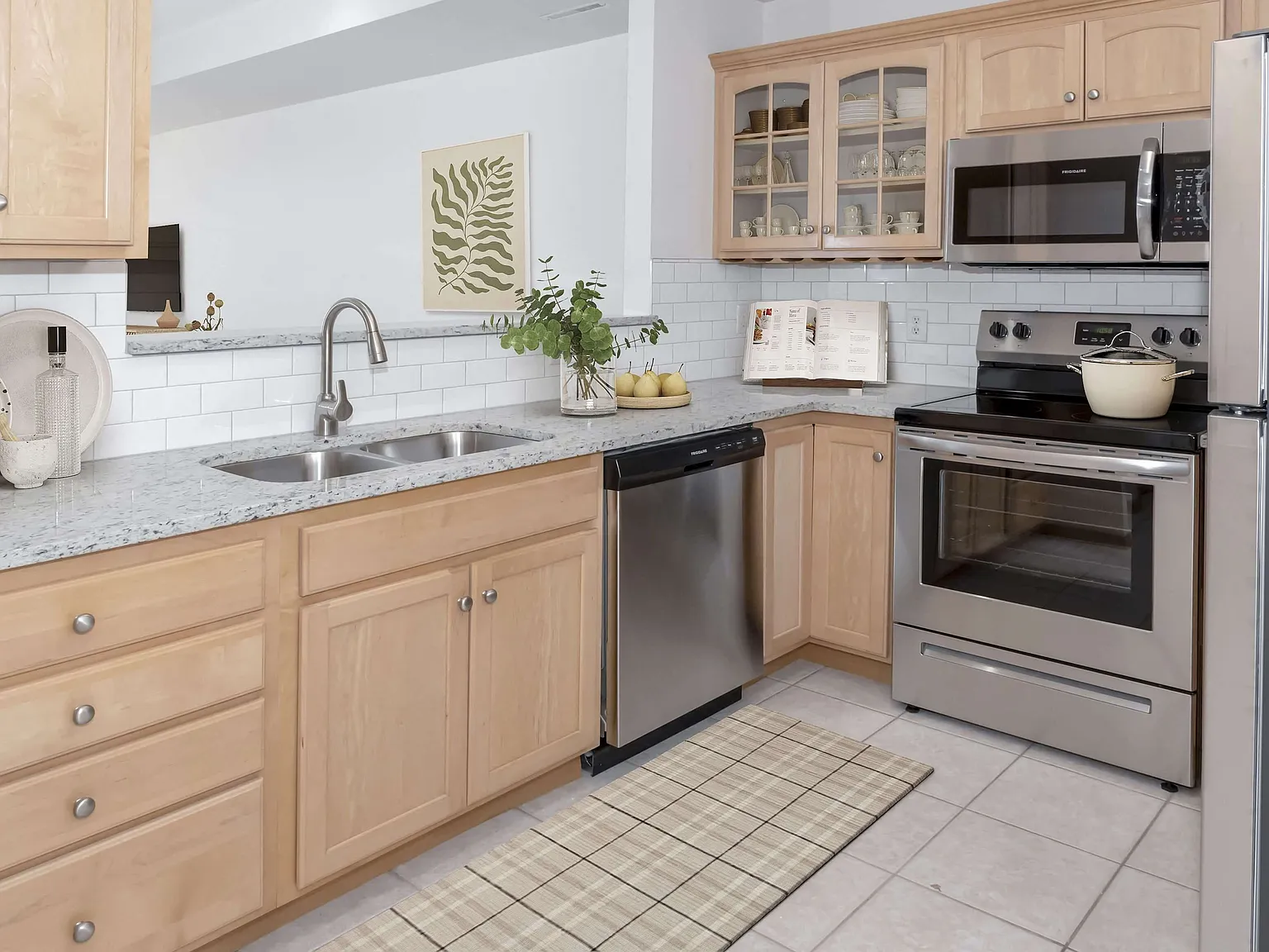 Avalon Cove Townhomes — Photo 1