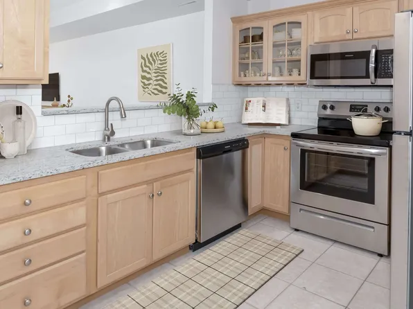 Avalon Cove Townhomes, 3202 Avalon Cove Ln NW #3073, Rochester, MN 55901