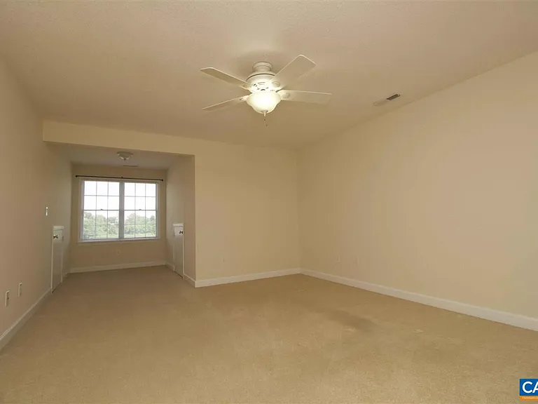 121 Bryant Dr — Photo 14