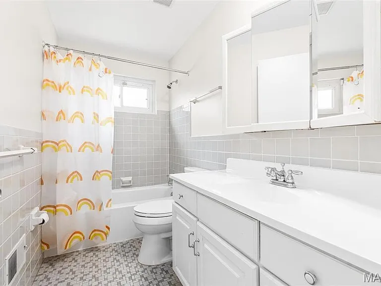 Hall full bath