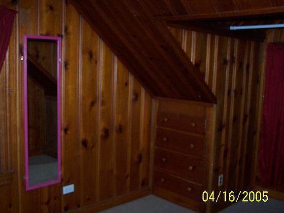 3rd image of 1747 Greenleaf Ave