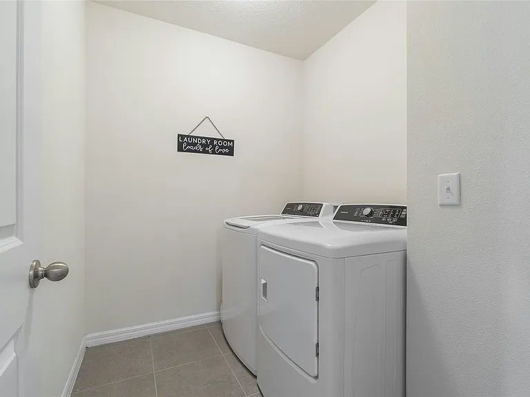 10008 Jadite Pl — Photo 17