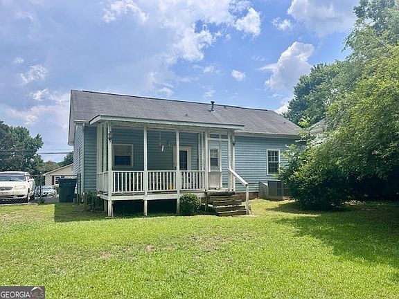 2nd image of 1531 Rose Garden Ln