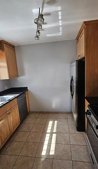 1227 S Holt Ave #3 — Photo 5