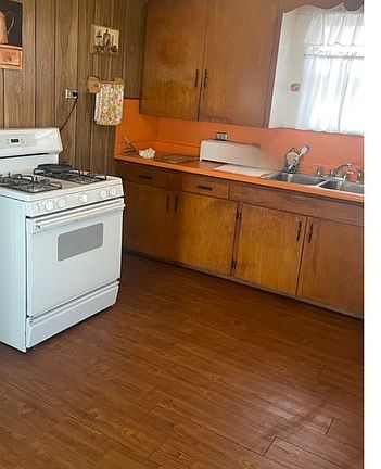4th image of 3031 W SALINAS ST