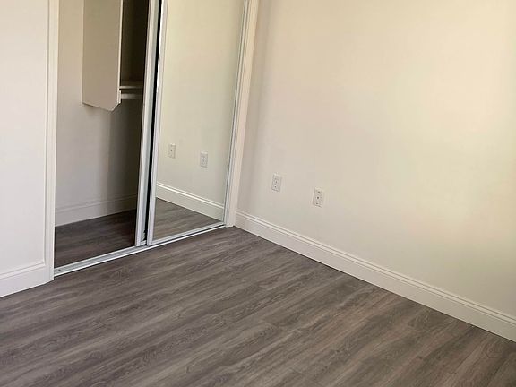 3rd image of 6938 Laurel Canyon Blvd