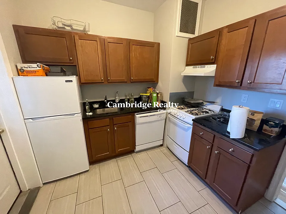 12 Farrington Ave #2T