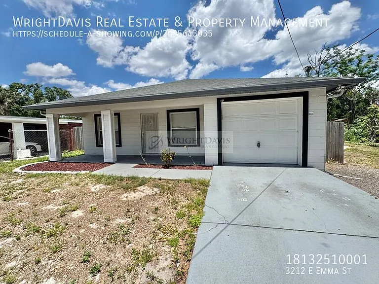 3212 E Emma St — Photo 2