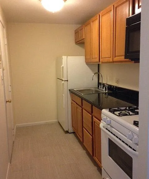 36 Burlington Ave #22 — Photo 3