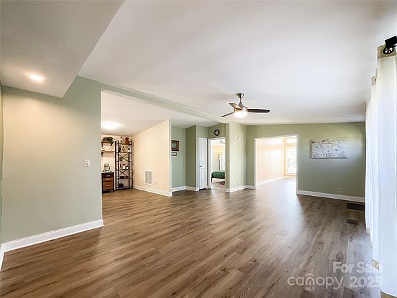 4th image of 408 Cottonwood Cir