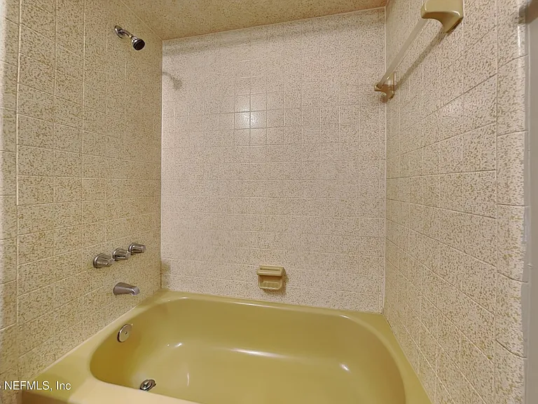 2804 Canyon Ct — Photo 16