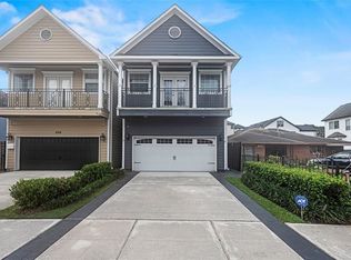 1030 W 22nd St, Houston, TX 77008