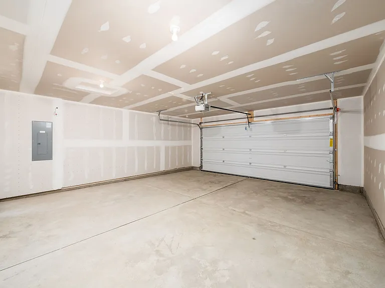 426 Emily Dr — Photo 33