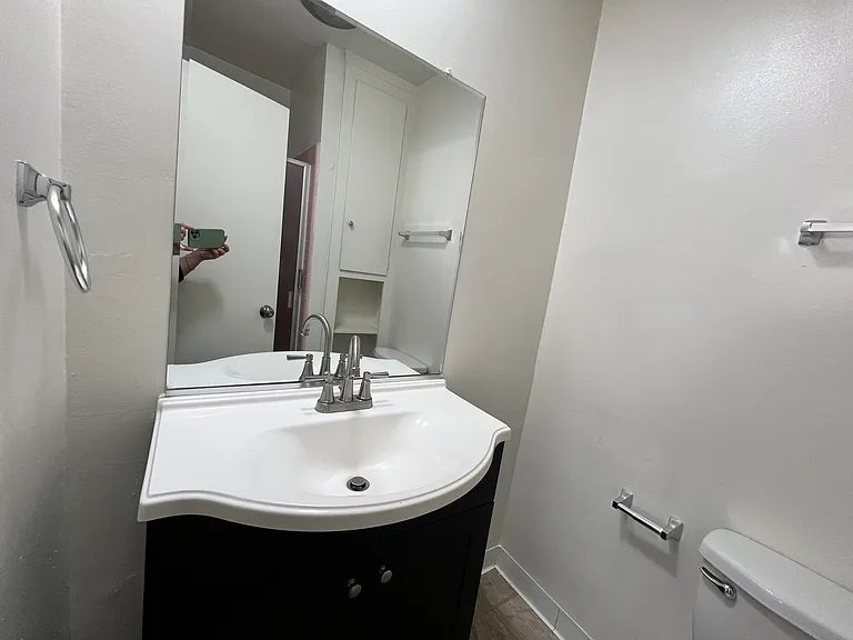 13031 Oxnard St #1 — Photo 12