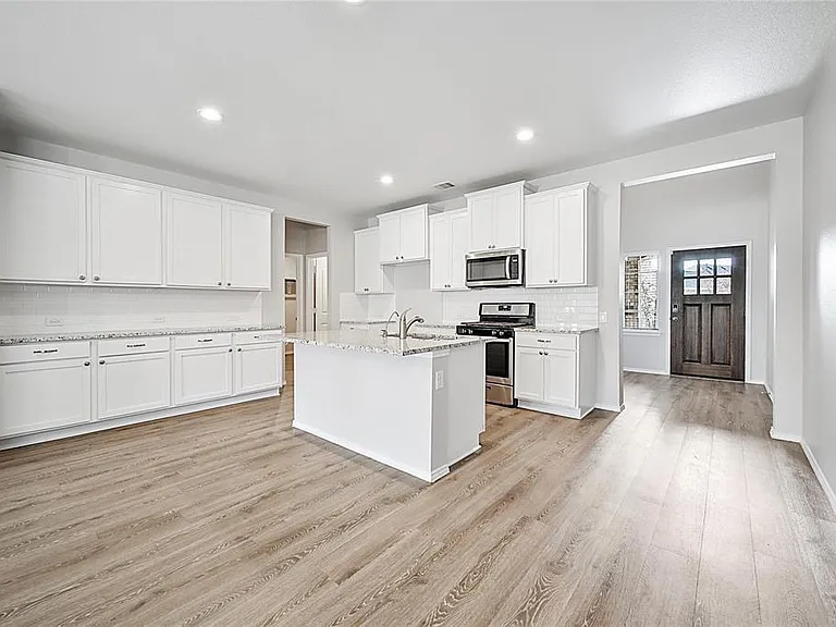 9295 Inland Leather Ln — Photo 5