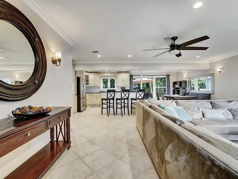 5574 Lake Osborne Dr — Photo 3