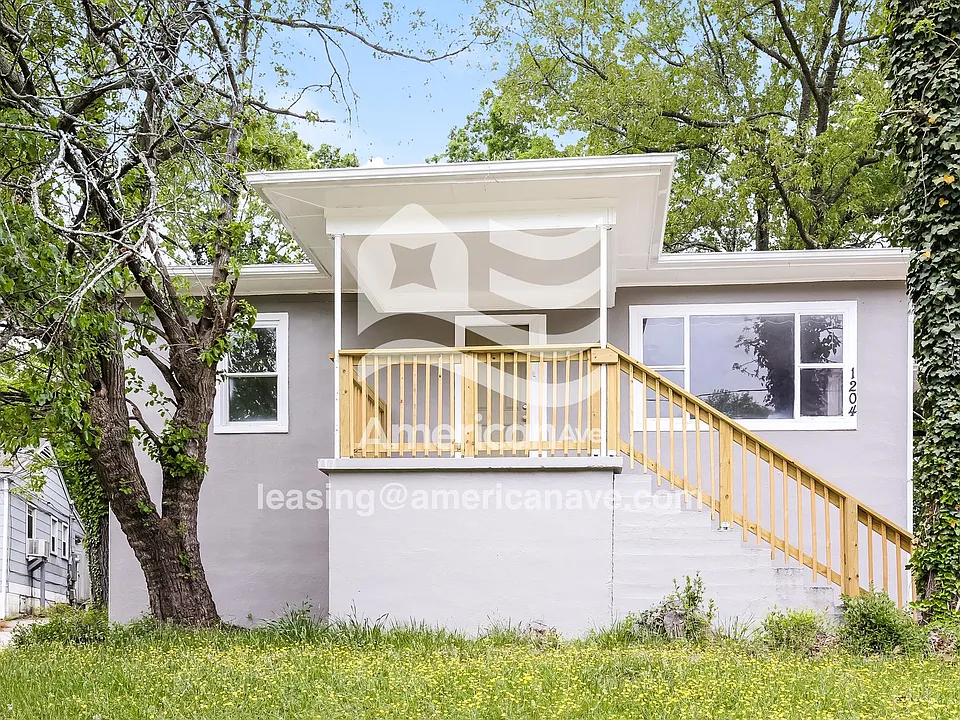 1204 Bellevue St