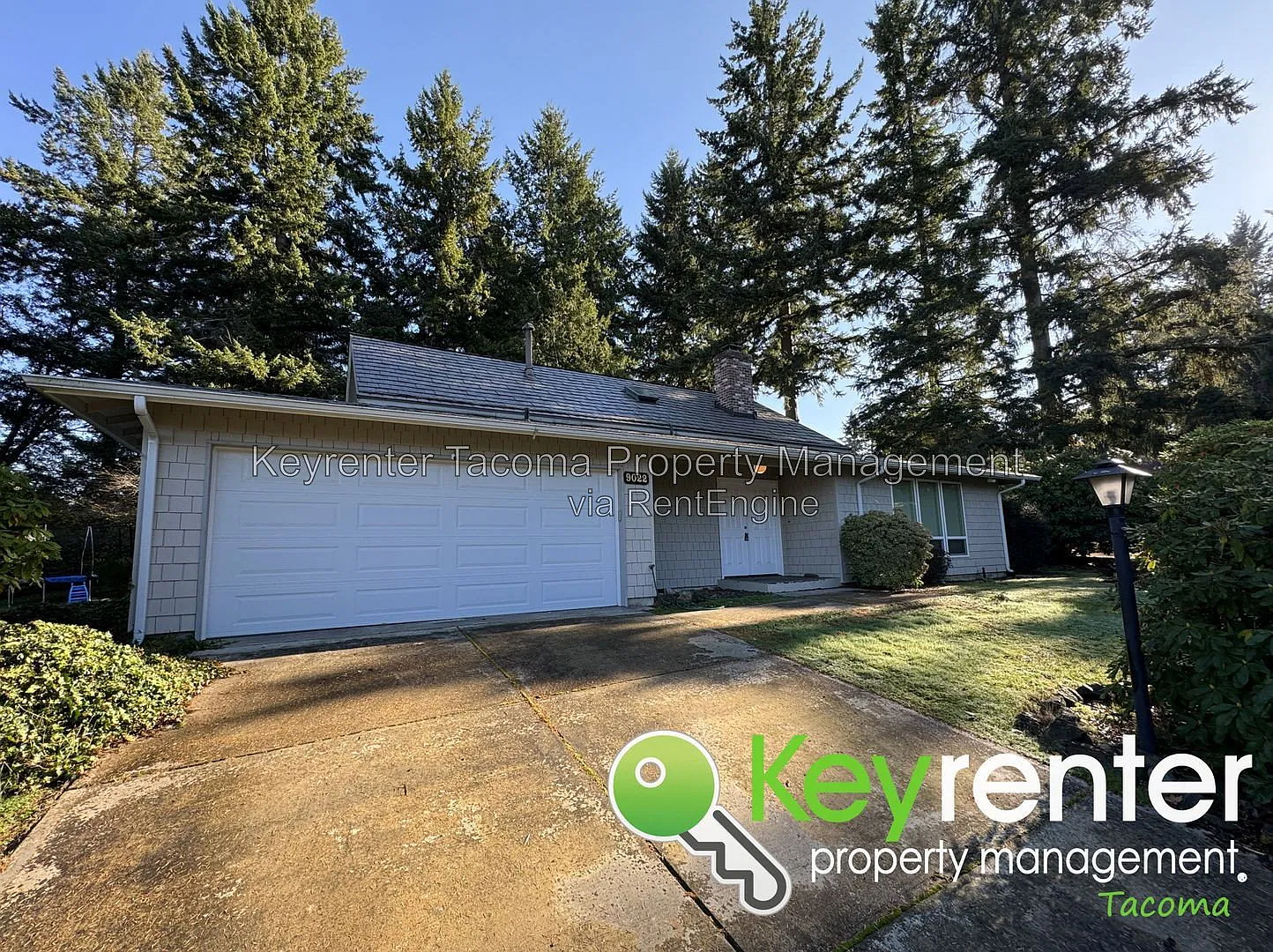 3 bed, 1.5 bath, 2794 sqft, $3,000 — Photo 1
