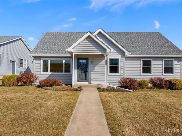 1710 Ginny Ln, Woodstock, IL 60098