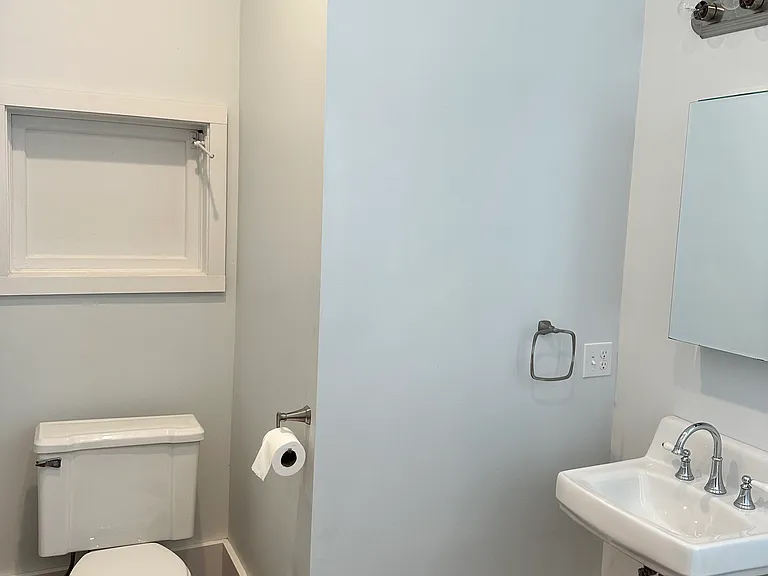 1153 Franklin St — Photo 19