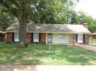 4045 Graceland Dr, Memphis, TN 38116