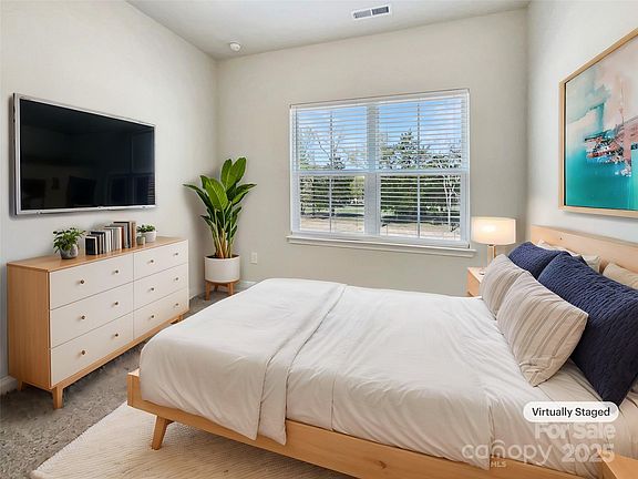 4th image of 2557 Grantham Place Dr
