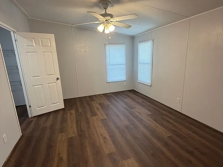 1105 S Rogers St — Photo 23