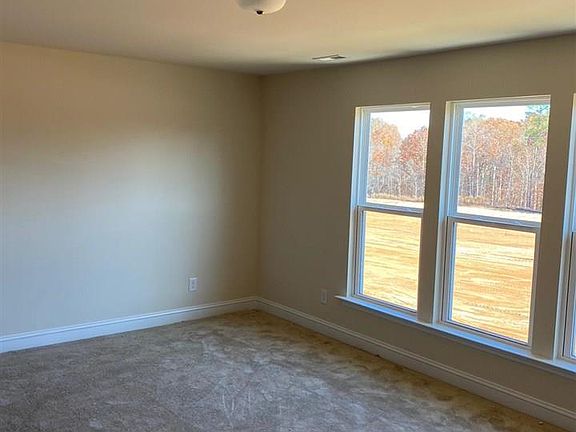 4th image of 260 White Oak Ridge Dr