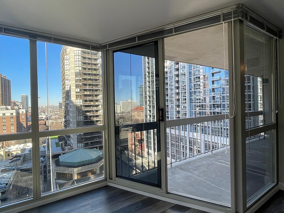 1st image of 57 E Delaware Pl #26B