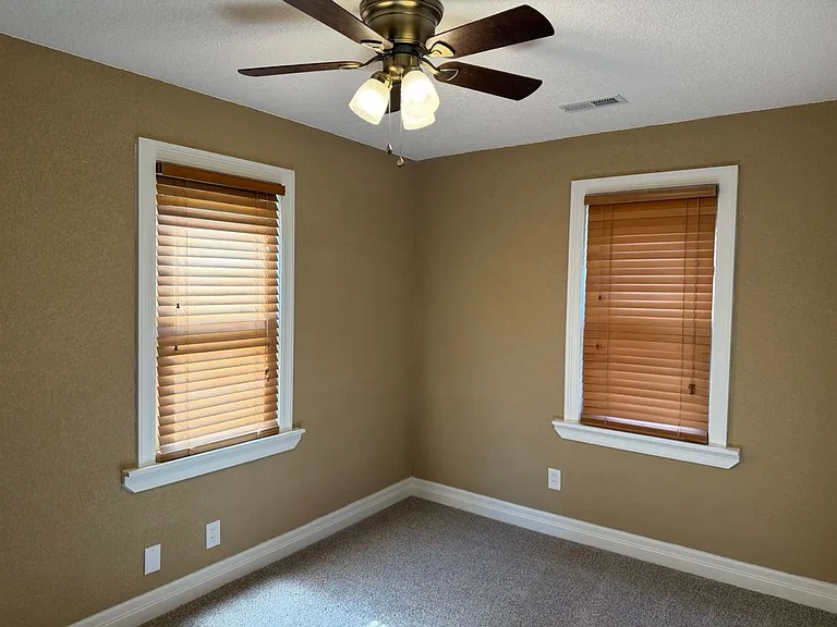 1522 Cron St — Photo 16