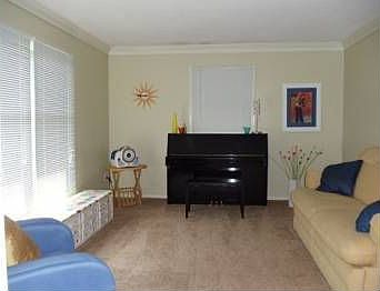 5th image of 5631 Skyway NE