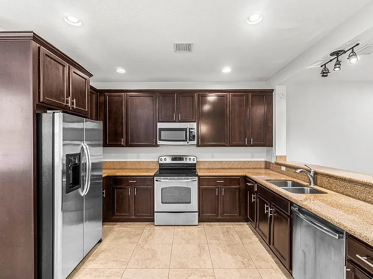 109 E Coda Cir — Photo 9