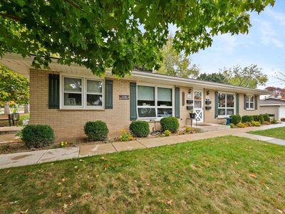122 East James DRIVE #124, Pt Washington, WI, 53074