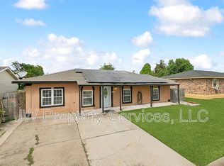 5832 Segnette Dr, Marrero, LA 70072