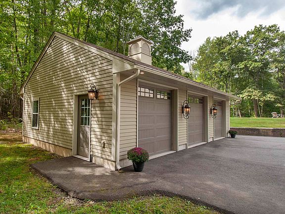 5th image of 96 Pond View Drive