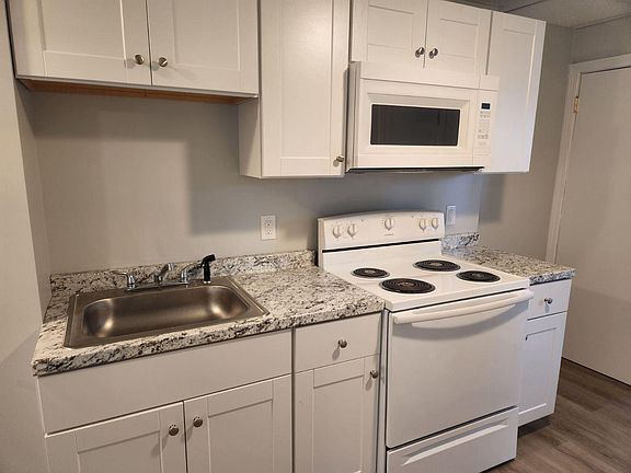 4th image of 621 King Philip St #1W