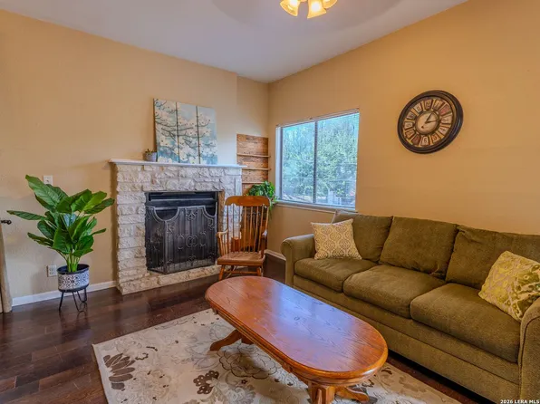 1013 Chestnut St #C4, San Marcos, TX 78666