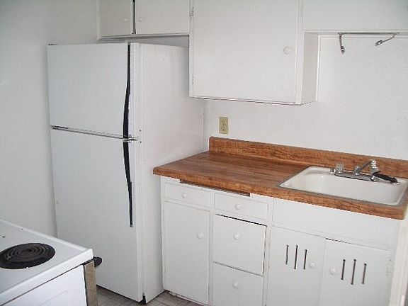 4th image of 1409/1411 Marshall Ave