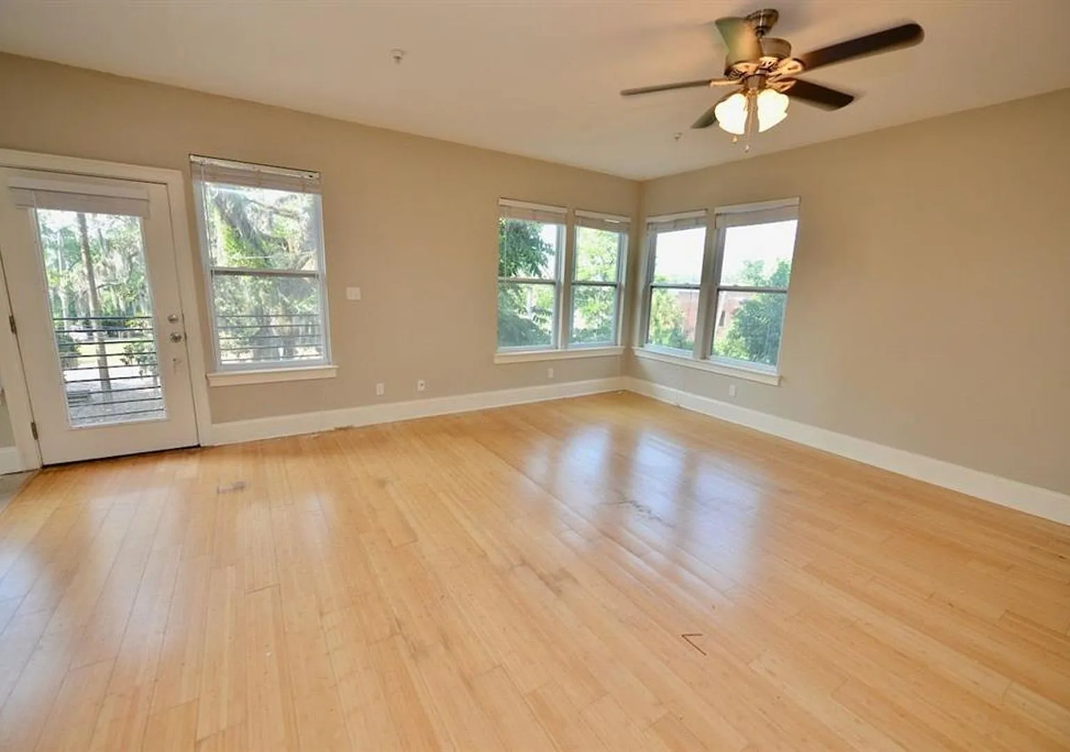 454 St. Francis St — Photo 4