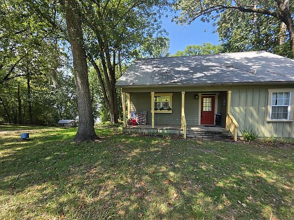 2nd image of 142 Lakeview Dr