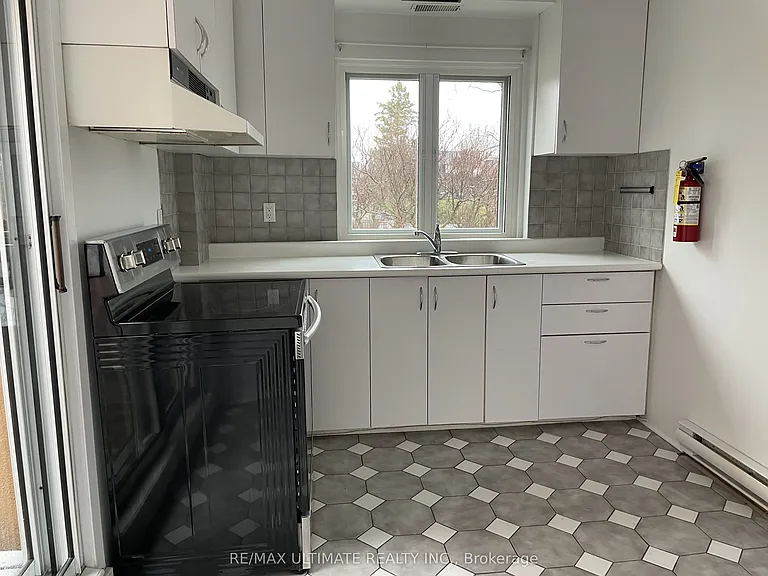 229 Rusholme Rd — Photo 2