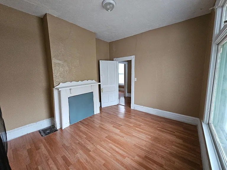 1812 NE Monroe St — Photo 4
