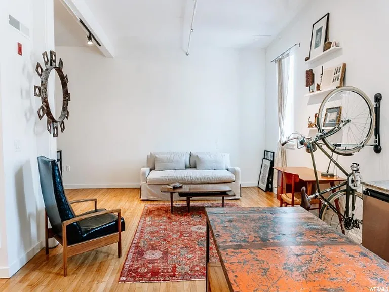 346 W Pierpont Ave #W213 — Photo 2