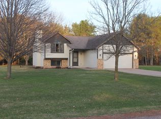 S8365 Thrush Dr, Eau Claire, WI 54701