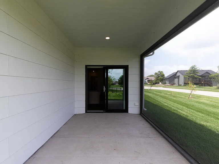2336 N Stonecress St — Photo 5