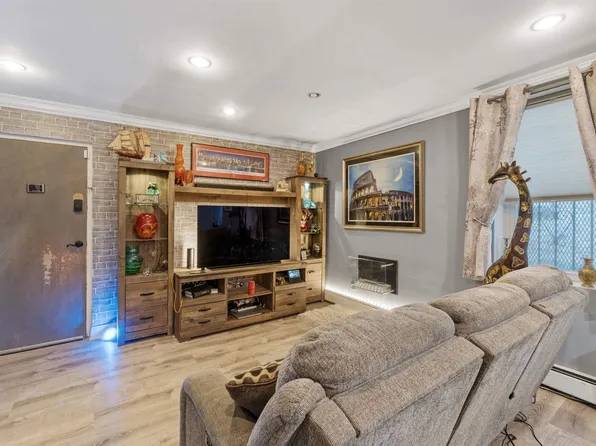 817 10th Street image 4 of 9