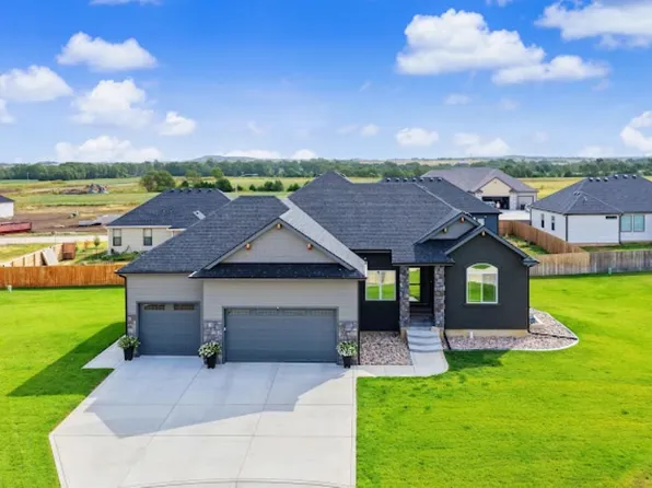 2606 Dunnwood Dr, Salina, KS 67401