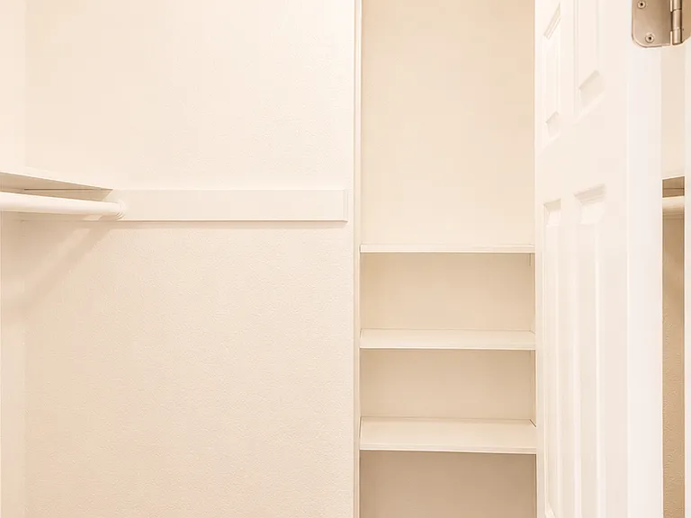 Midtown Flats - Duplex — Photo 16