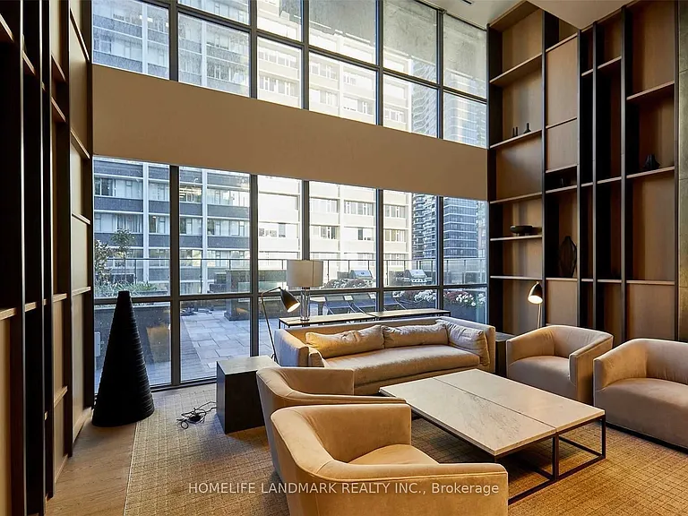 7 Grenville St #1810 — Photo 8