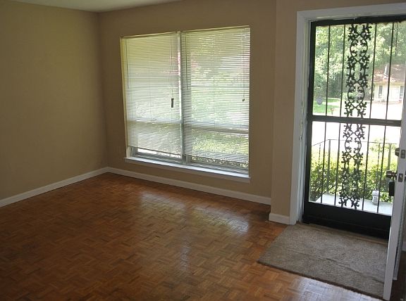 3rd image of 5159 Craigmont Dr